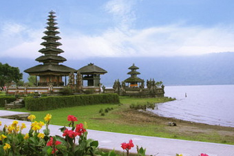 ウルンダヌブラタン寺院