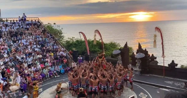 2026年【バリ島ウルワツ寺院ケチャダンス＋シーフードディナー】貸切ツアー