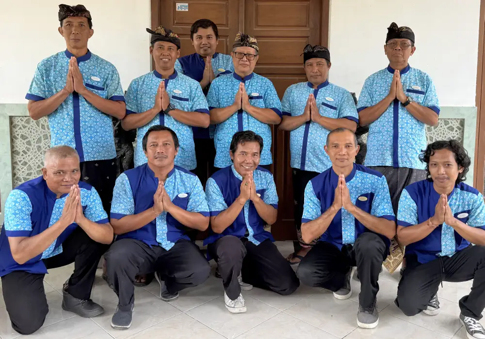 バリ歩きの日本語ガイドとドライバー